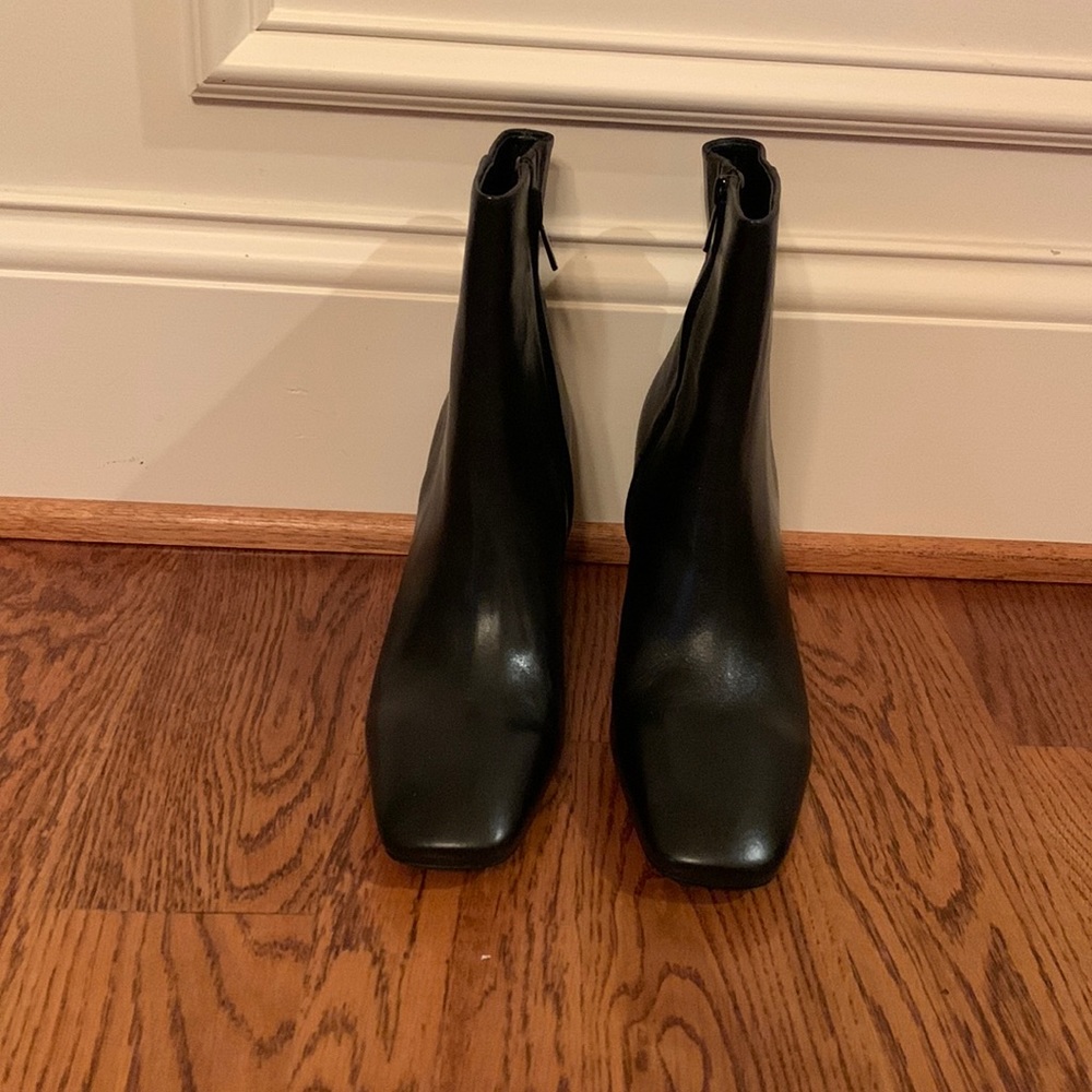 Sam Edelman, Fawn black, leather booty, size 11.  ms